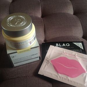 It Confidence In A Cream  Jar Never Opened w/bonus